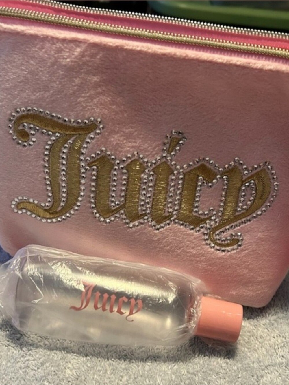 JUICY COUTURE PINK COSMETIC BAG WITH TRAVEL BOTTLE AND BLACK DUST BAG/NWT - Picture 4 of 15